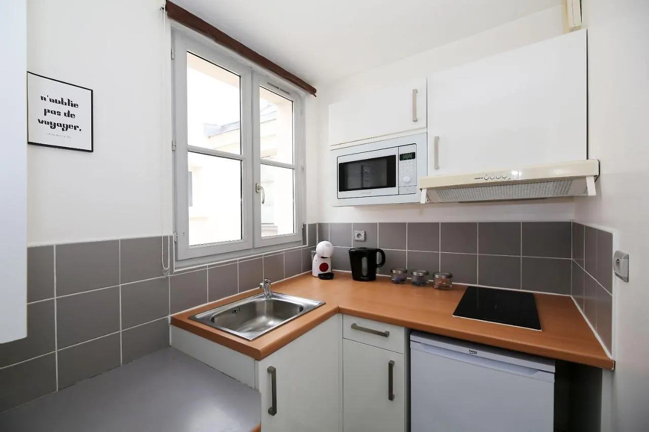 502- Studio De Charme Dans Quartier Anime Paris 5 Appartamento