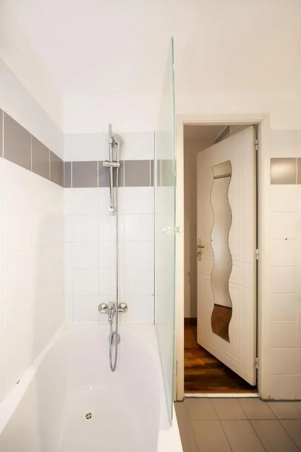 502- Studio De Charme Dans Quartier Anime Paris 5 Appartamento